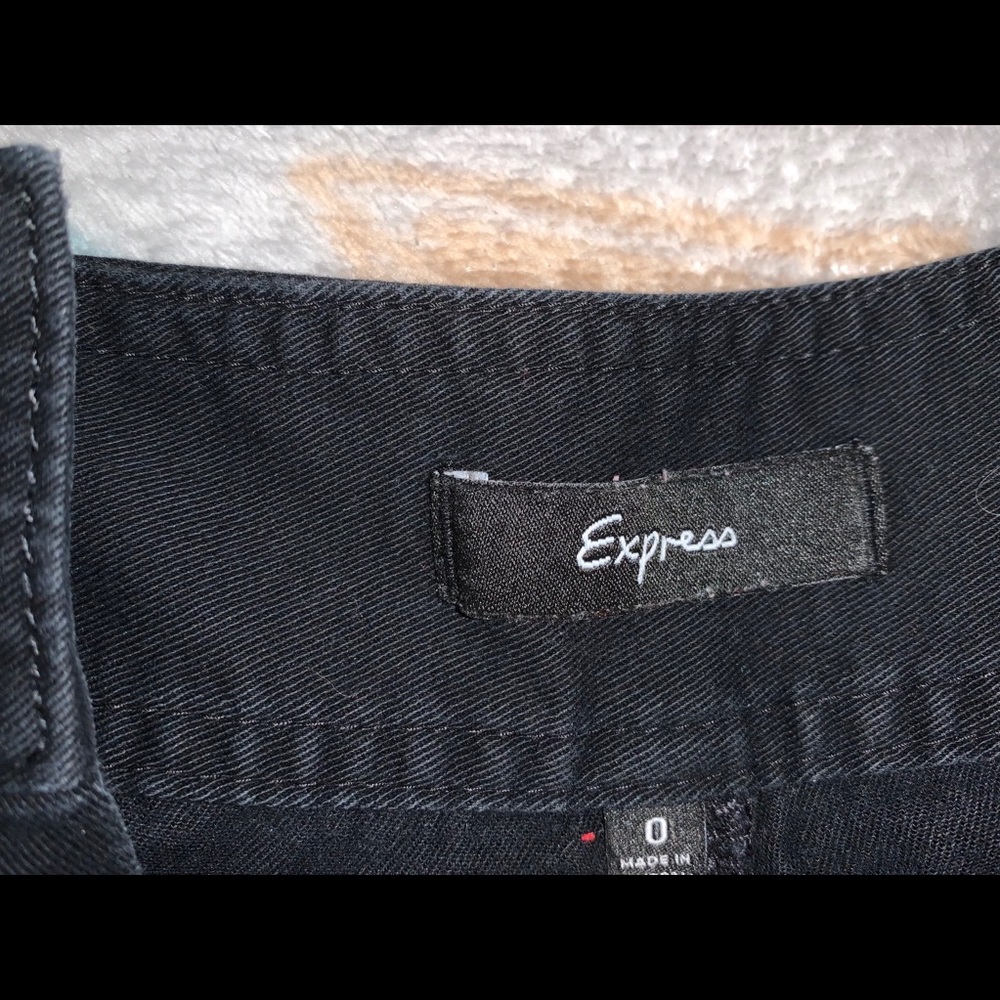 Express - Picture 3 of 3